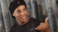 Ronaldinho อดีตสตาร์และนักเตะก้องโลก เตรียมย้ายต้นสังกัดอีกครั้ง โดยเป็นการย้ายซบ Famingo ในลีกบราซิล